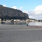 La Comodità A Due Passi Dal Mare Di Hébergement de vacances Mondello